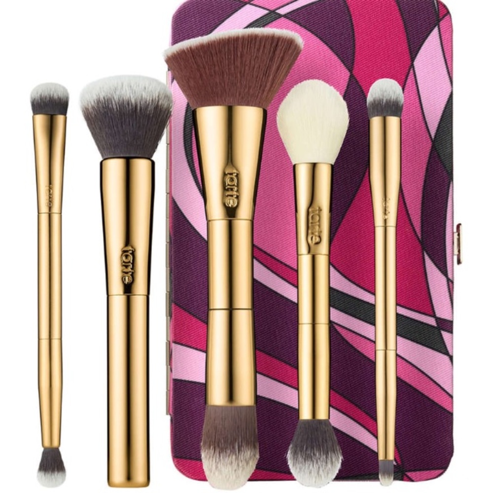 Brand new in box! Gorgeous tarte brush set!
